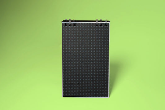 Bitácora “Dots Are The New Black” – Fondo oscuro, creatividad sin límites