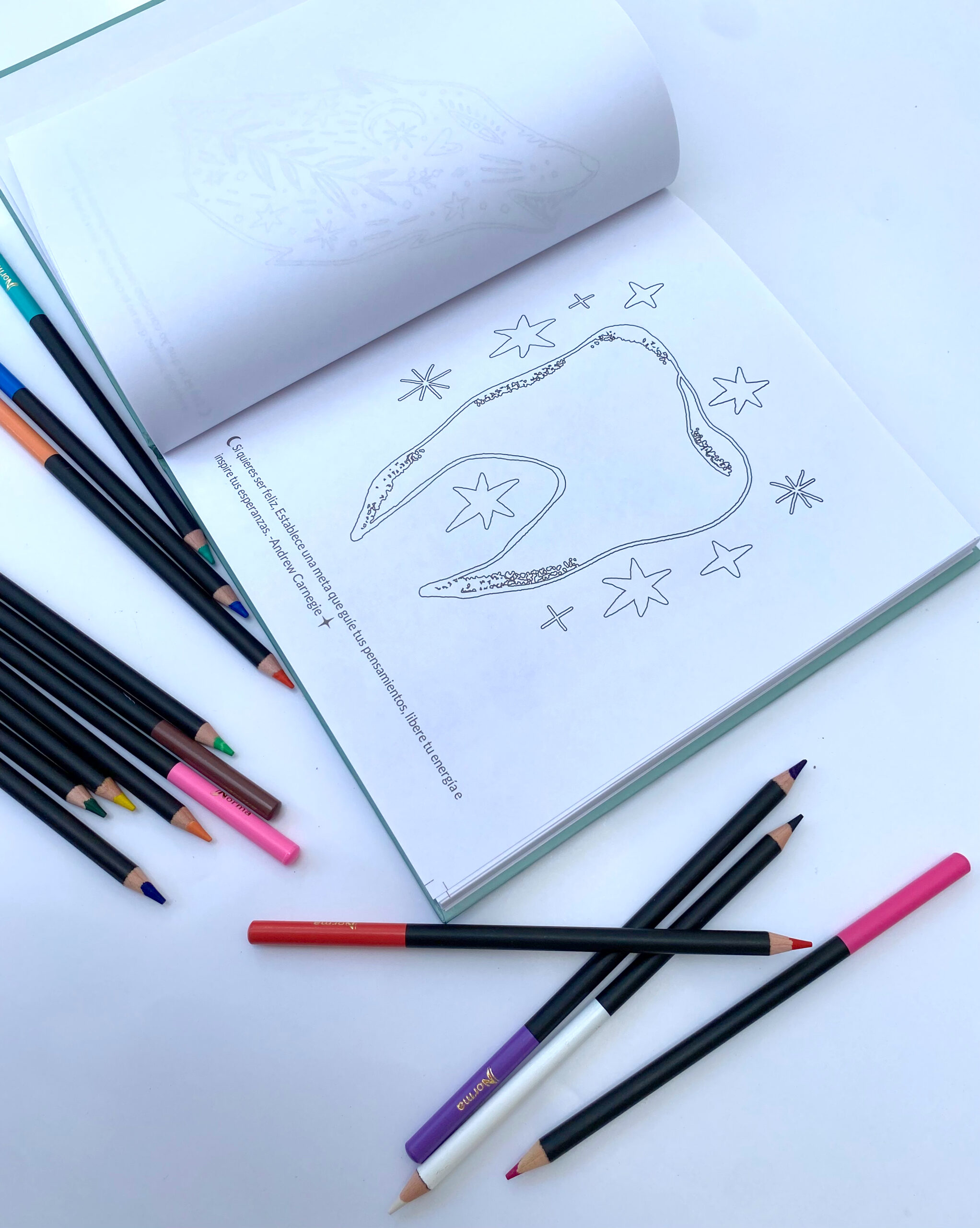 Cuaderno para Colorear Formas Futuro: Una obra maestra de creatividad con patrones innovadores y formas inspiradoras. ¡Transforma cada página en un lienzo para tu imaginación!
